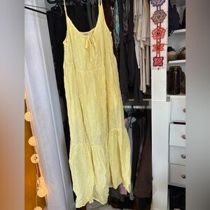Long maxi yellow summer dress with flower details
